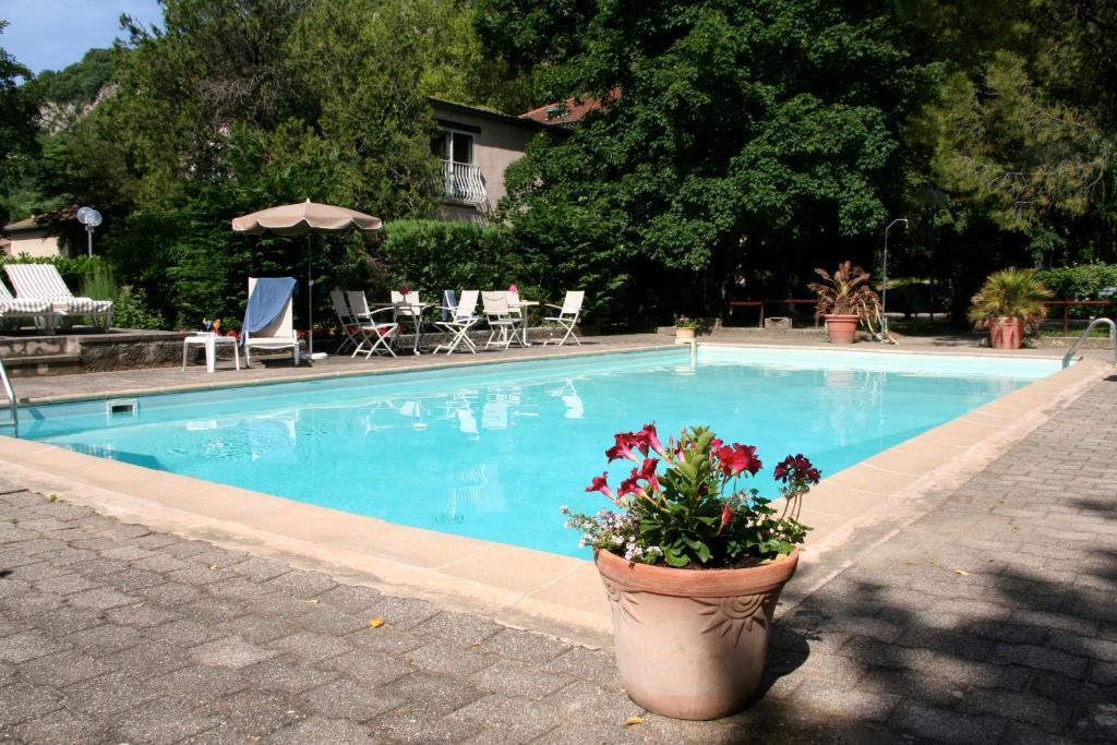 Le Cedre De Soyons Hotel Exterior foto